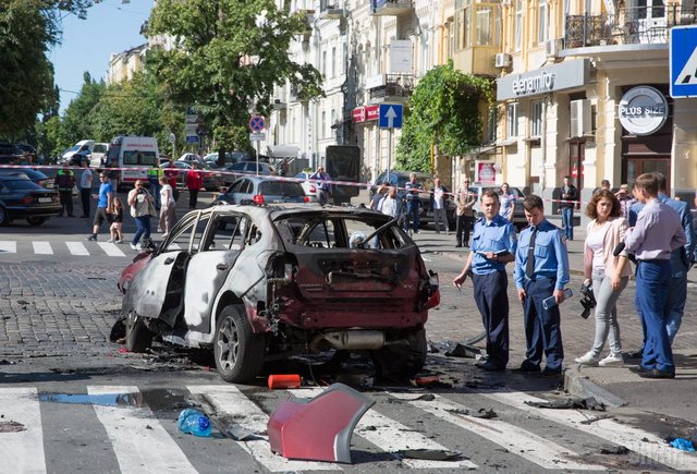 Машину Шеремета могли взорвать из дома на Франко, 17