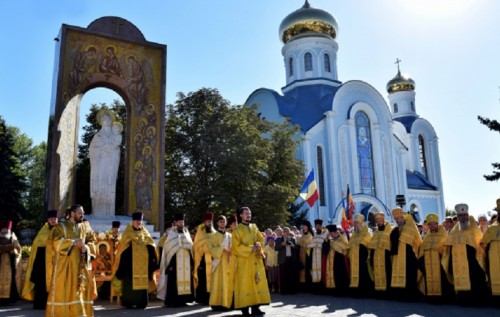 Крестный ход в оккупированном Свердловске или Безумие "по-новоросски"