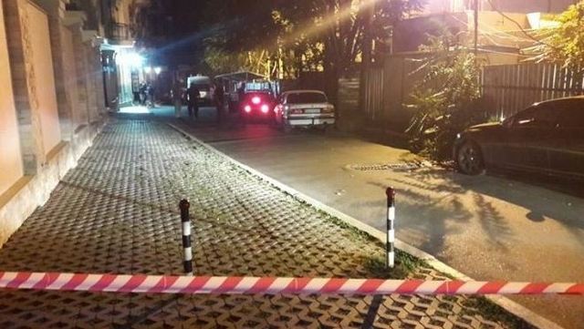 В центре Киева ночью неизвестный открыл стрельбу, есть пострадавшие