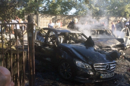 У Вінниці обстріляли і підпалили автомобіль