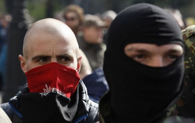 В России выпускника школы засудили за участие в “Правом секторе”