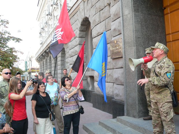 Охота на украинских добровольцев: кто за этим стоит и почему правоохранители бездействуют?