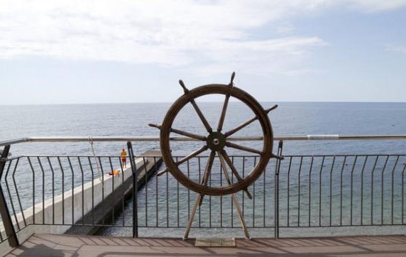 "Концерт-митинг “Единой россии” в Симферополе, куда согнали стадо бюджетников, закончился пожаром. Загорелся генератор. Давно я так не смеялся)))", - Кримський бандерівець