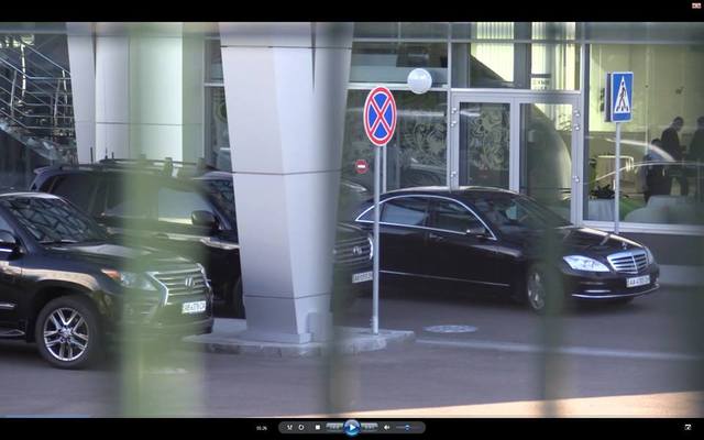 Охоронці Льовочкіна напали на журналістів біля приватного літака депутата