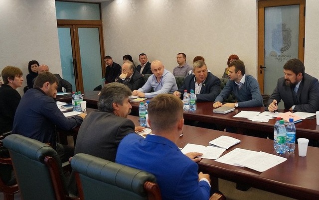 Руководство «Николаевоблтеплоэнерго» вместо зарплат рабочим выделило себе 2,5 миллиона на премии и полмиллиона на ремонт «Subaru»