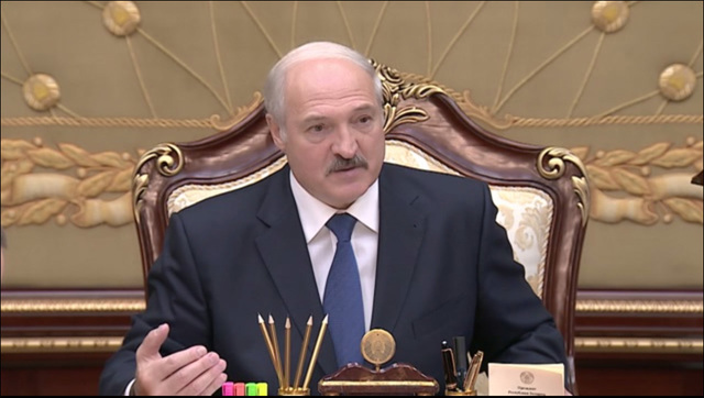 Лукашенко бросил перчатку Путину