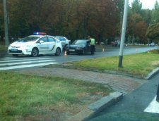 У Вінниці водій «БМВ» в’їхав у авто патрульних