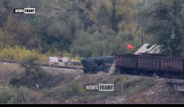 Украинские военные возле Станицы Луганской вывесили флаг Турции