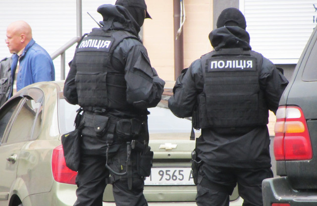 В ПОЛТАВЕ ЗАДЕРЖАЛИ МУЖЧИНУ, ПЫТАВШЕГОСЯ УГОВОРИТЬ ПОЛИЦЕЙСКОГО «КРЫШЕВАТЬ» КРАЖИ ГАЗОКОНДЕНСАТА