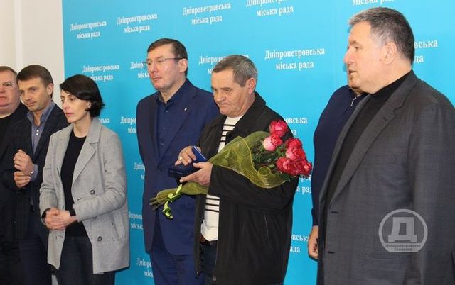 Порошенко позвонил водителю, который пытался блокировать Пугачева