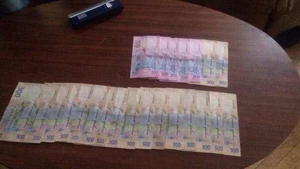 Київський чиновник вимагав хабар від іноземця