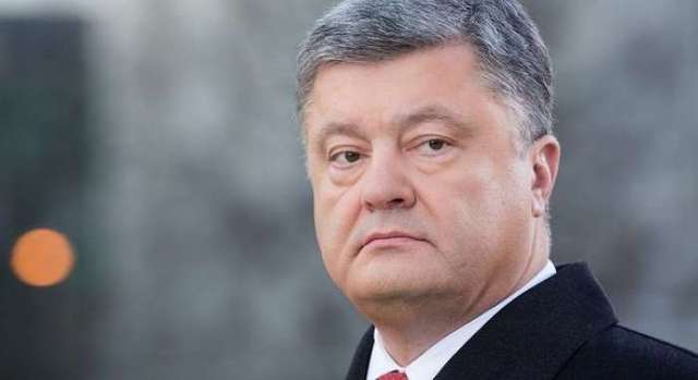 Порошенко призвал Раду собраться на внеочередное заседание для увольнения судей