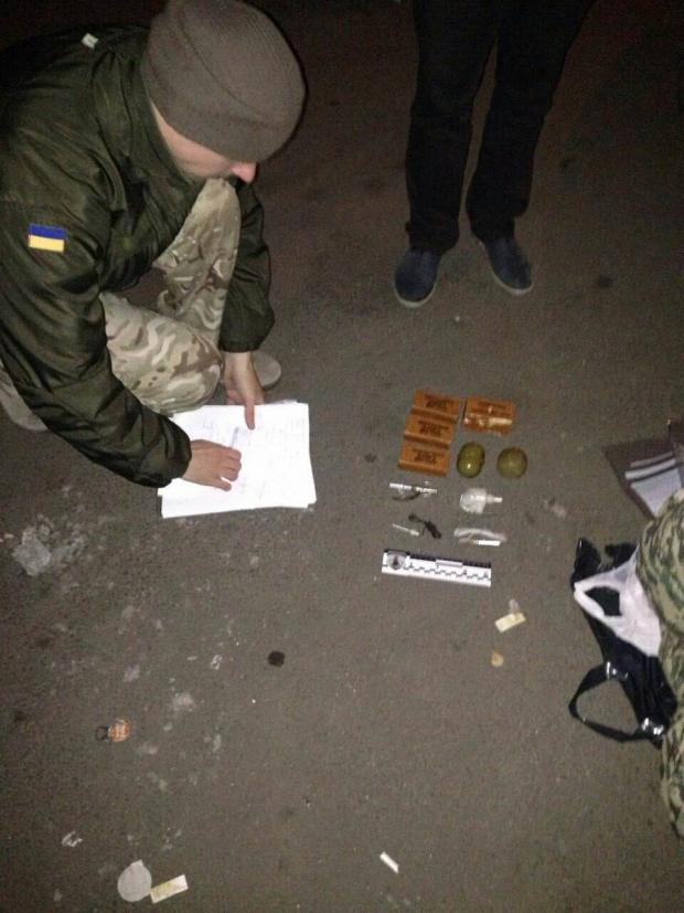 На Житомирщині викрито військовослужбовця, який торгував боєприпасами та вибухівкою