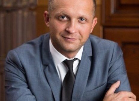 Нардеп погрожував журналісту через пост про "подаровані" машини