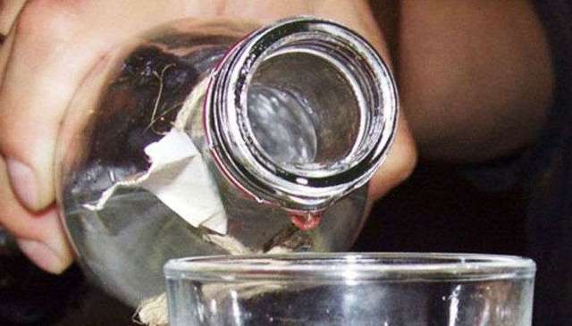 Суррогатный алкоголь унес жизни 35 украинцев