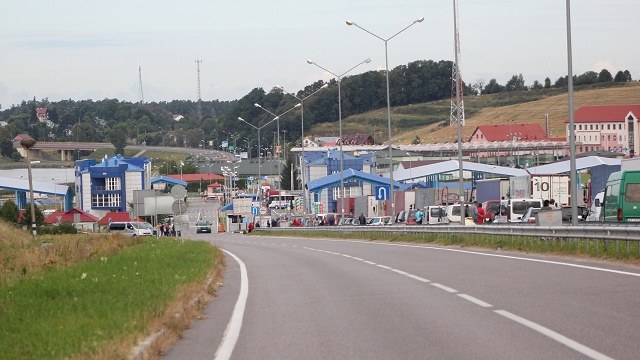 На кордоні з Польщею – черги на 640 авто