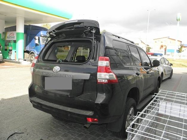 В Киеве у мужчины отобрали сумку с миллионом гривен