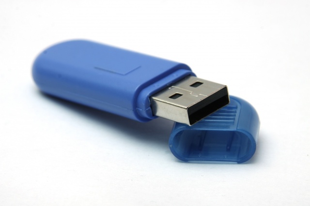 СБУ признала подлинность секретных документов на скандальной флешке НАБУ