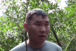 Наемник из Якутии решил остаться в Донецке: дома помойка