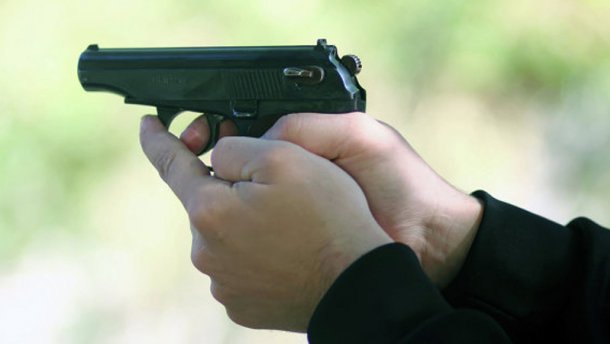 Невідомий стрілок у Харкові поранив чоловіка в голову