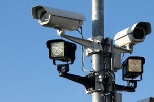 Не угонят: на киевских парковках начали устанавливать видеокамеры