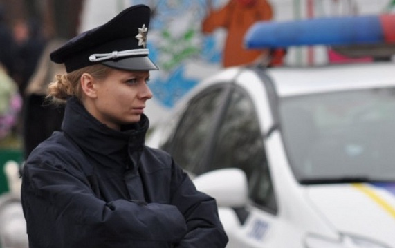 Поліція зі стріляниною зупинила авто з підлітками на Львівщині