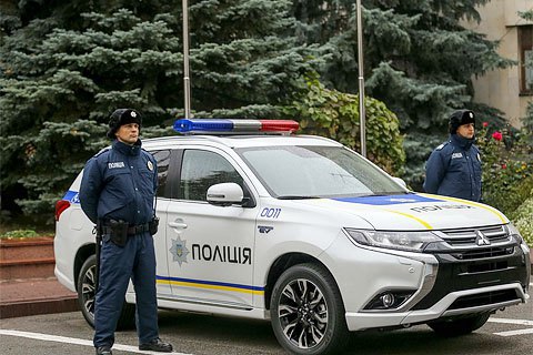 Япония подарила украинским полицейским зимнюю форму