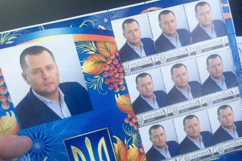 Любой желающий может облизать Бориса Филатова сзади