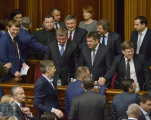 Нардеп рассказал, чем коллеги занимаются в Раде в пятницу