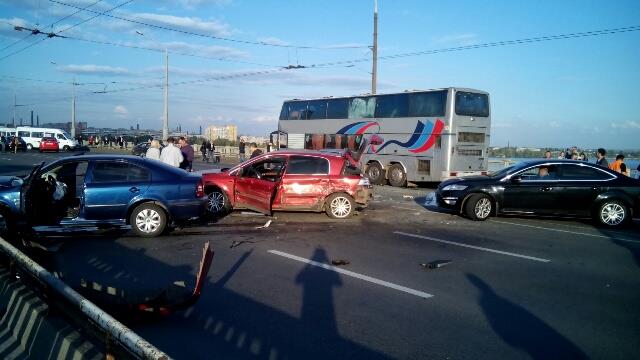 В Киеве произошло ДТП с участием девяти автомобилей, – очевидец