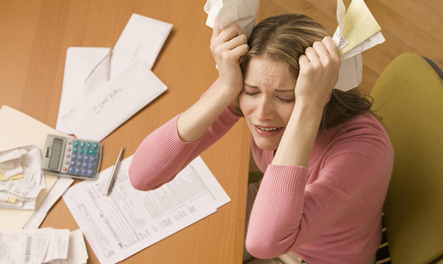 Должников по коммуналке "отдадут на съедение" коллекторам