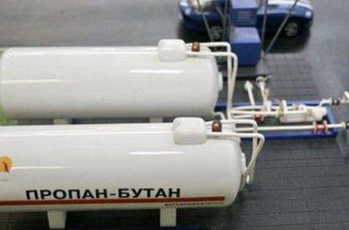 На украинских заправках подешевел газ