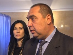 Жена Плотницкого хитро обманула сотрудников «отжатых» мужем супермаркетов