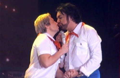 Мережу вразила чергова нетрадиційно-орієнтована акція в РФ (відео)