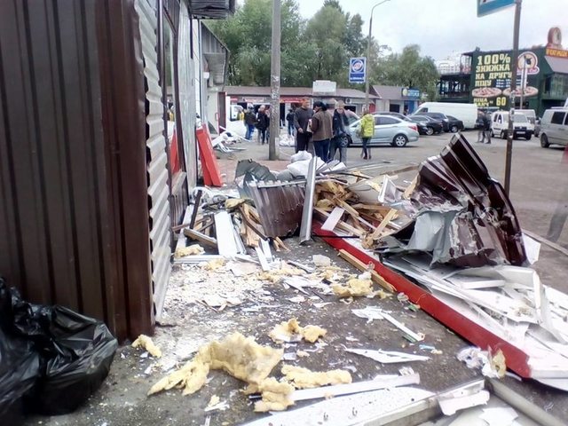 У Києві вночі розгромили понад 30 кіосків