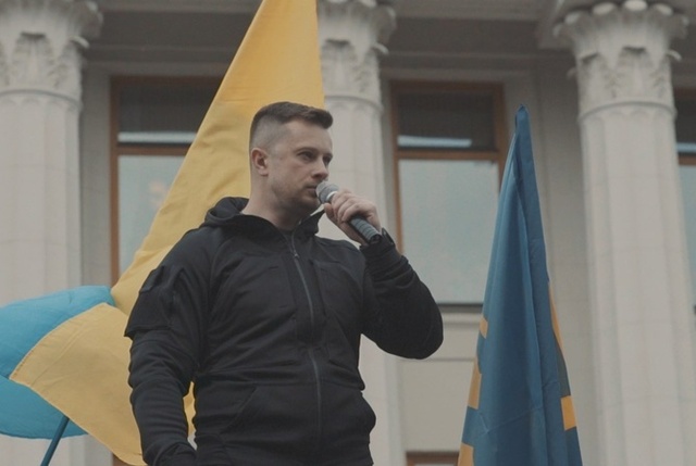 Зачем "Азов" идет в политику и кто его боится?