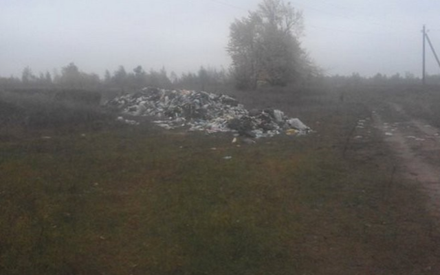 Во львовском мусоре, который свалили под Житомиром, обнаружили переписку Садового