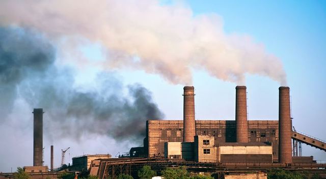 На Алчевском металлургическом комбинате объявили 14 октября обычным рабочим днем