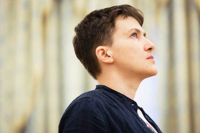 Фейгин о "любезностях" Савченко с террористами: "изнасиловать хотели хором"