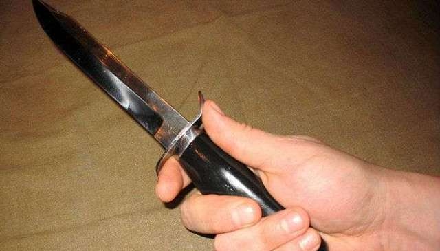 На Франковщине школьник нанес 10 ножевых ранений своей учительнице