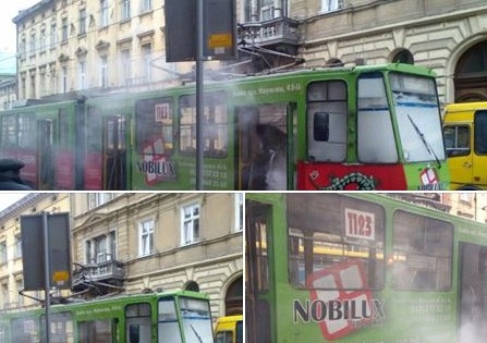 Во Львове прямо на ходу загорелся трамвай с пассажирами