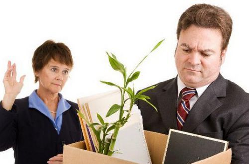 Украинцев уже предупреждают о волне массовых увольнений