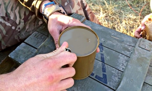 Арестованы квартиры и деньги фирмача, поставлявшего в Нацгвардию некачественные консервы