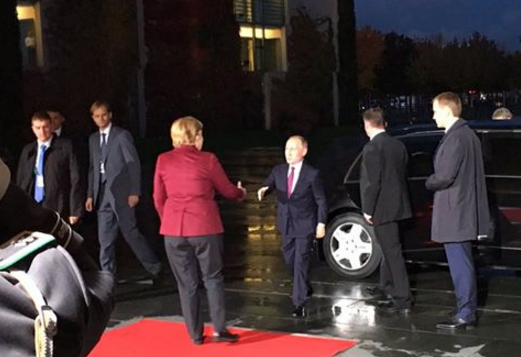 За эту фотографию в России фотографу дали бы лет 15