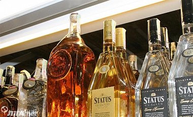 Подпольная алкоиндустрия: под Черниговом накрыли масштабный цех