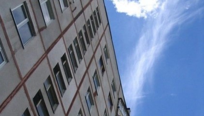 В Киеве пенсионер выбросился с балкона 13 этажа