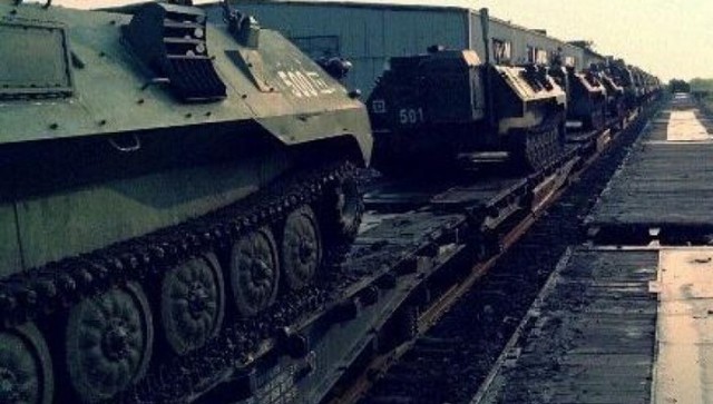 На Донбасс прибыли более десяти вагонов российских боеприпасов