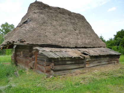 Нацмузей у Пирогові: спалять і продадуть?