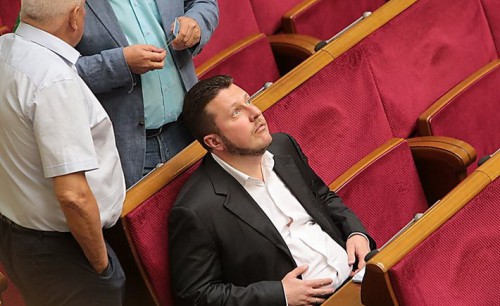 Екс-регіонал з тендерної палати Антон Яценко по-новому займається кнопкодавством