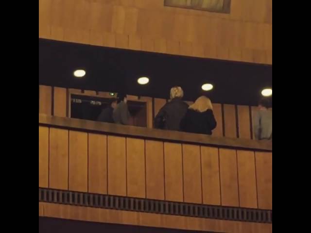 Драка в Оперном театре Днепра: женщина ударила мужчину молотком по голове